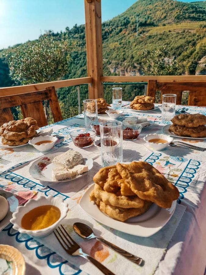 Guest House Bracaj Corovode Екстер'єр фото
