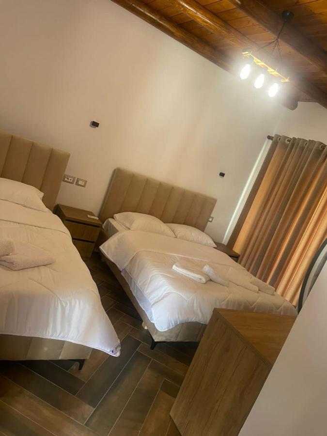 Guest House Bracaj Corovode Екстер'єр фото