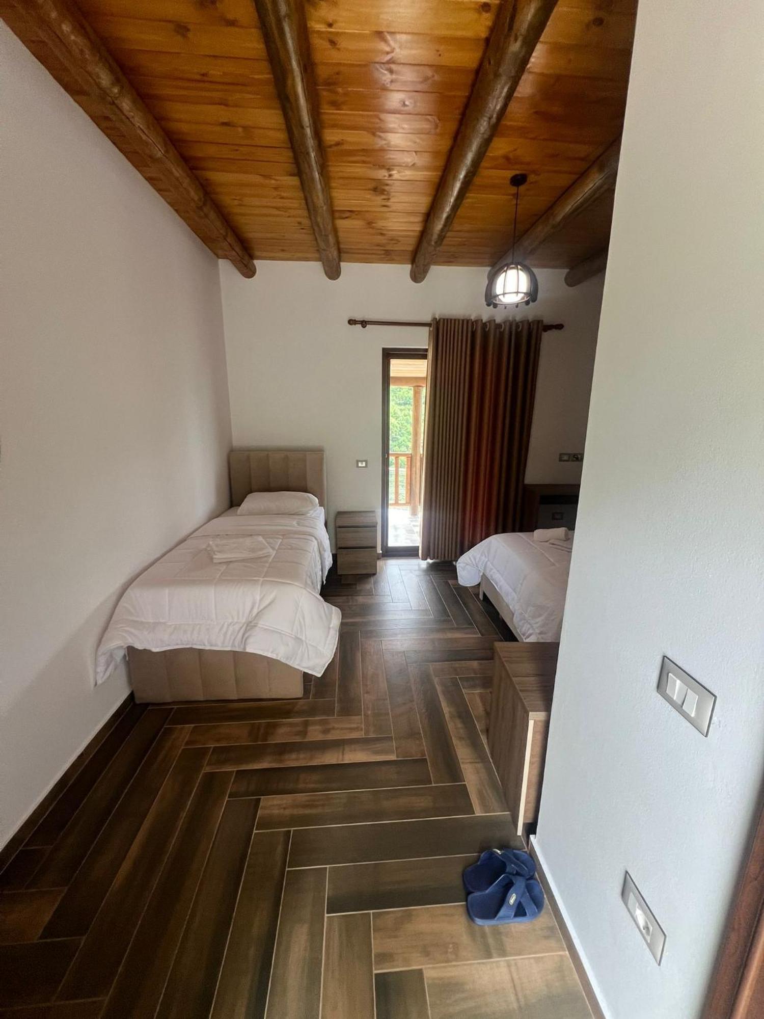 Guest House Bracaj Corovode Екстер'єр фото
