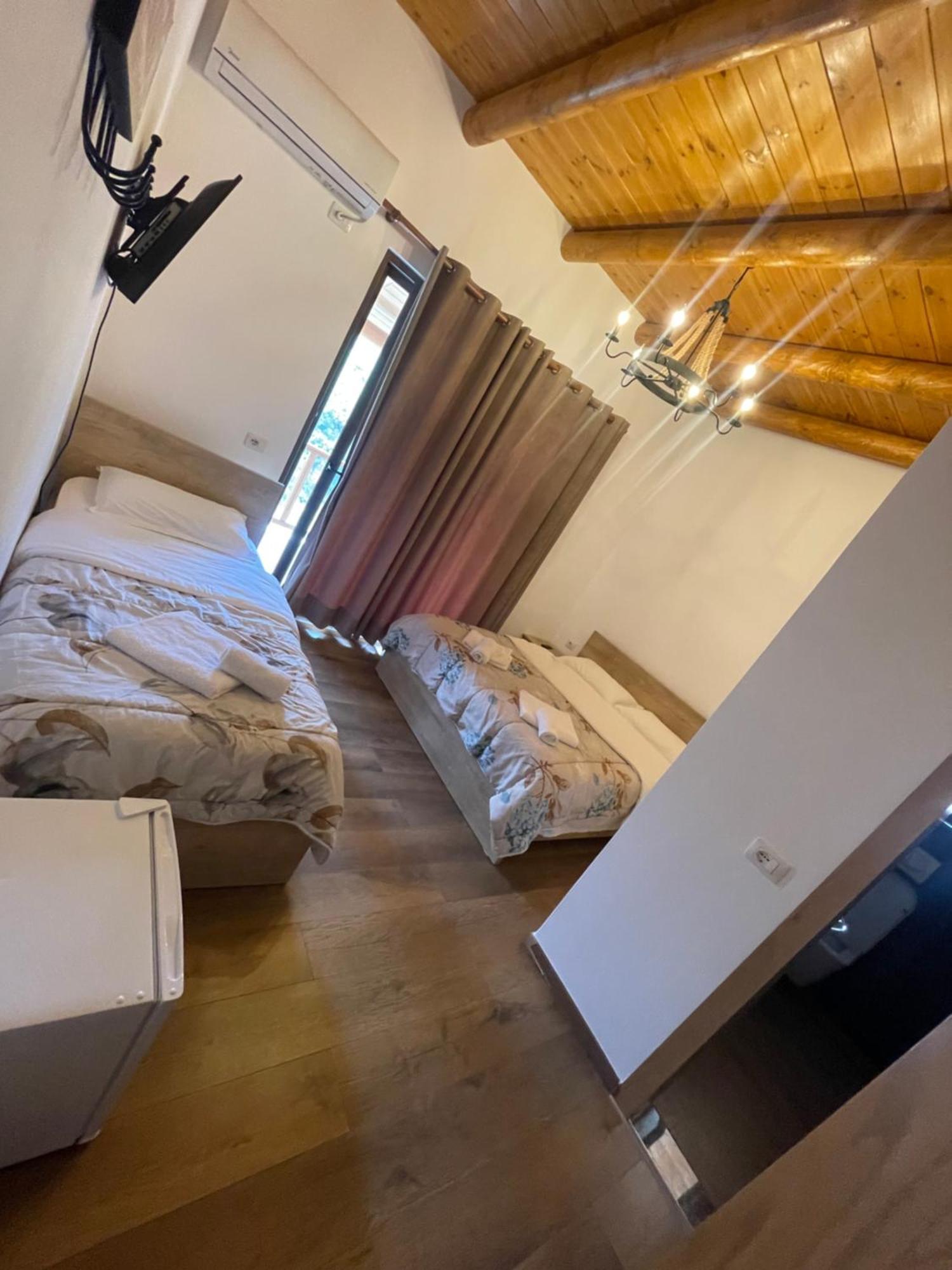 Guest House Bracaj Corovode Екстер'єр фото
