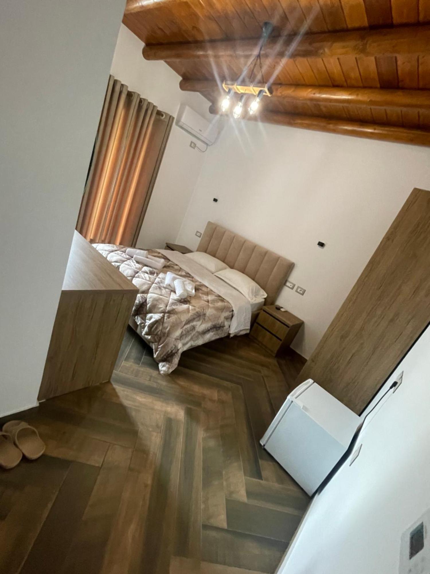 Guest House Bracaj Corovode Екстер'єр фото