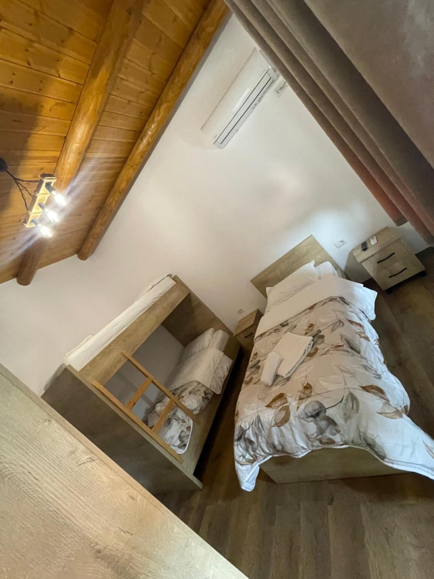 Guest House Bracaj Corovode Екстер'єр фото