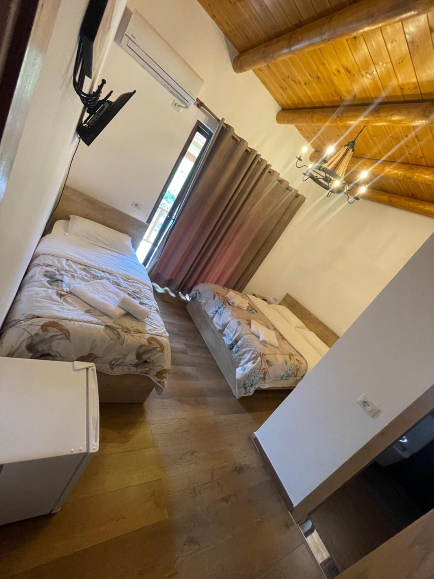 Guest House Bracaj Corovode Екстер'єр фото