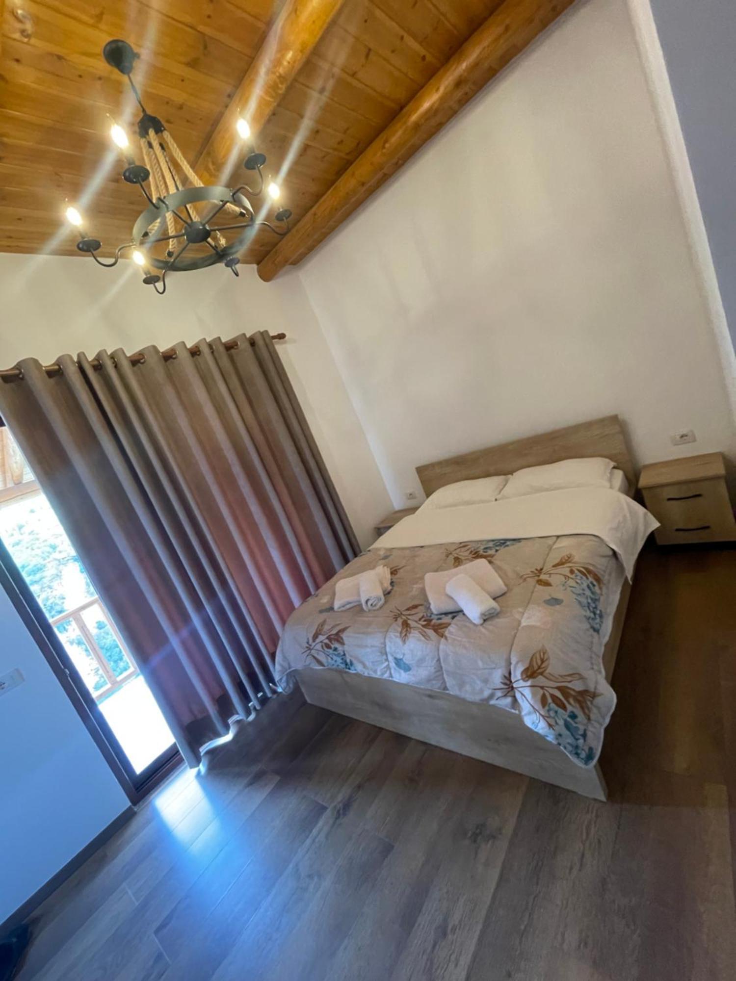 Guest House Bracaj Corovode Екстер'єр фото