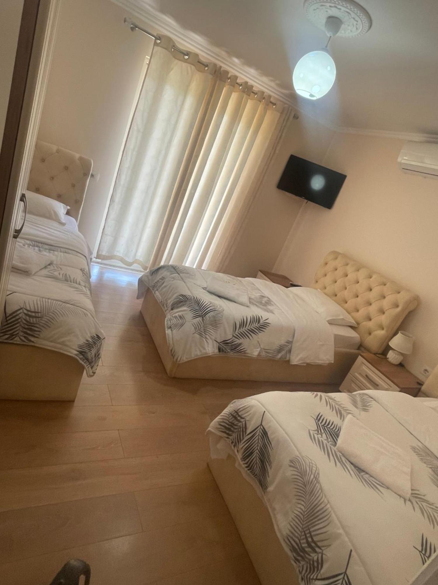 Guest House Bracaj Corovode Екстер'єр фото