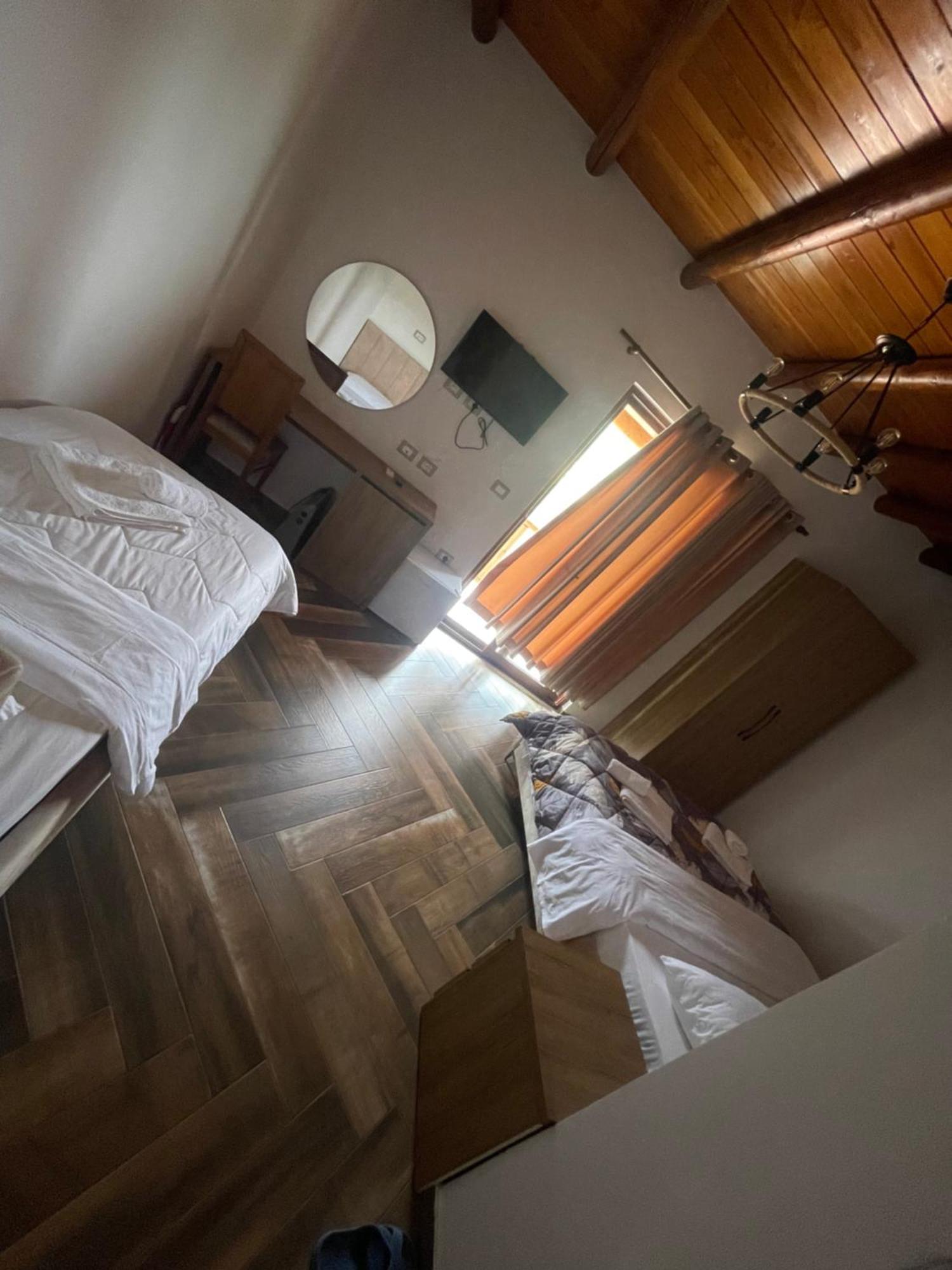 Guest House Bracaj Corovode Екстер'єр фото