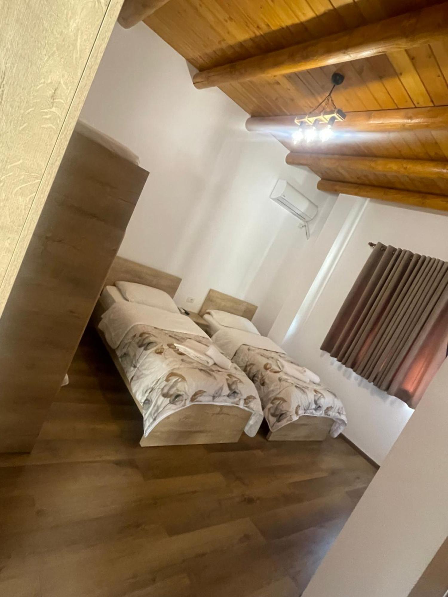 Guest House Bracaj Corovode Екстер'єр фото