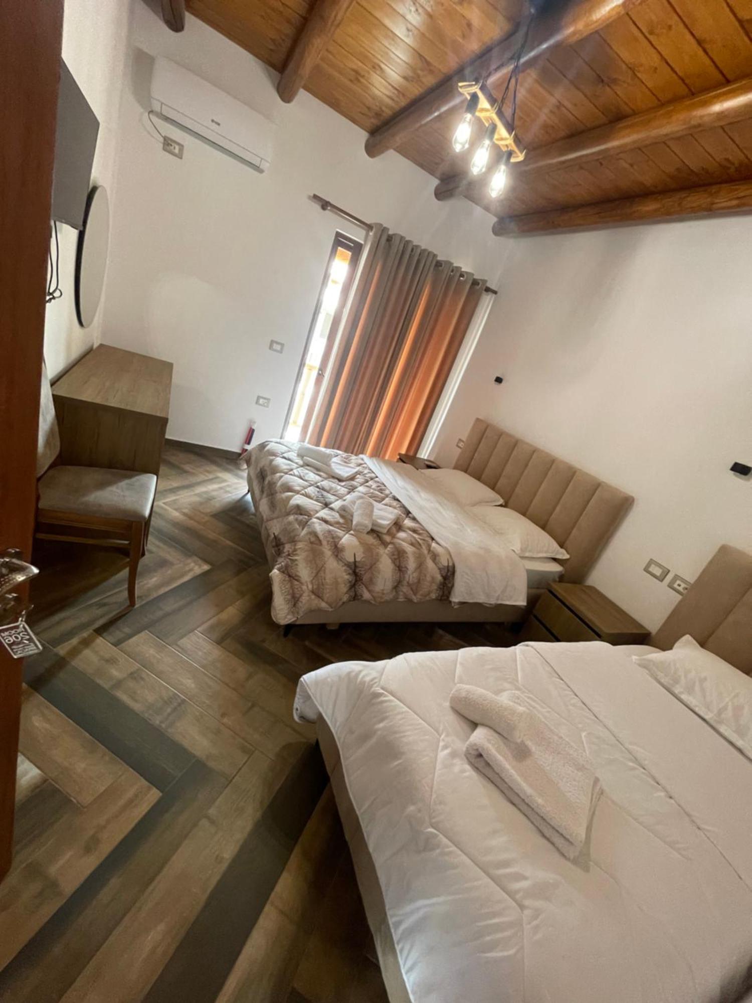 Guest House Bracaj Corovode Екстер'єр фото