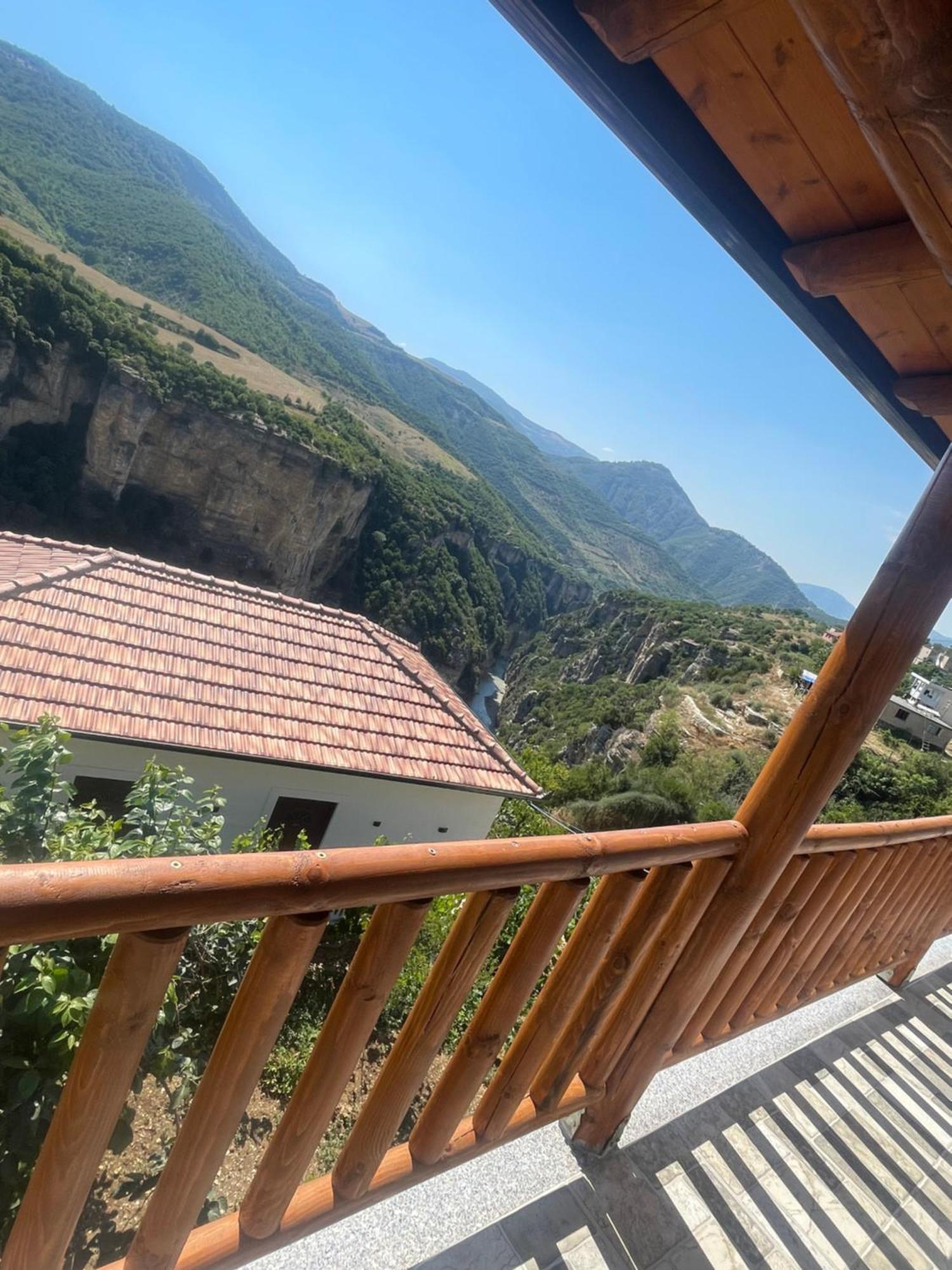 Guest House Bracaj Corovode Екстер'єр фото
